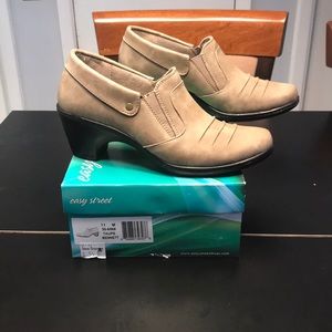 Easy Street | Bennett, taupe